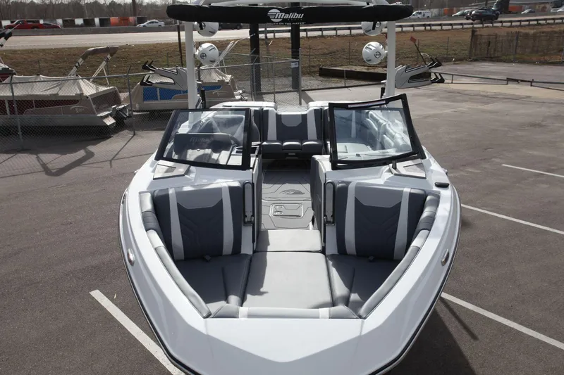 Slide: The Image of Malibu Wakesetter 25 LSV 2025 - 6