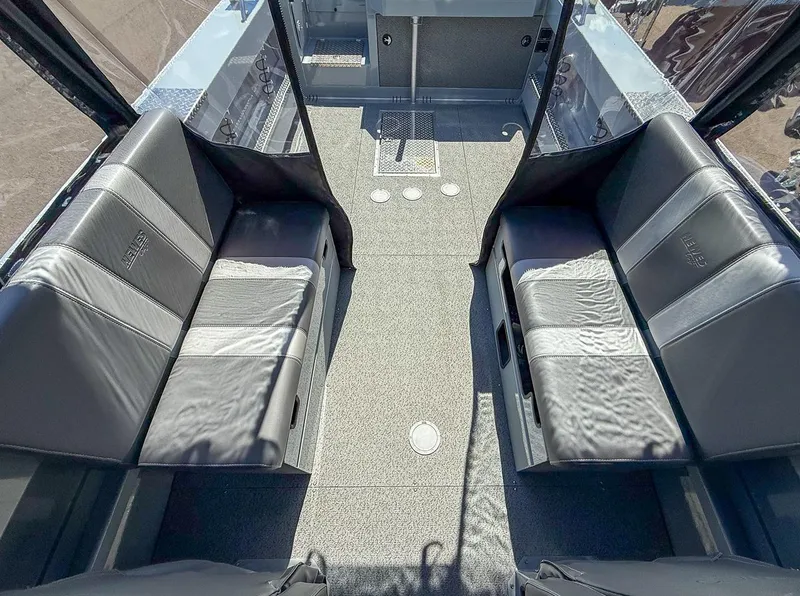 Slide: The Image of Hewescraft 210 Sea Runner ET 2026 - 12