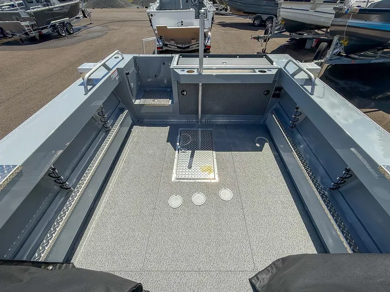 Slide: The Image of Hewescraft 210 Sea Runner ET 2026 - 13