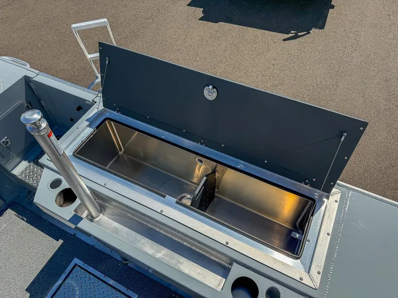 Slide: The Image of Hewescraft 210 Sea Runner ET 2026 - 17