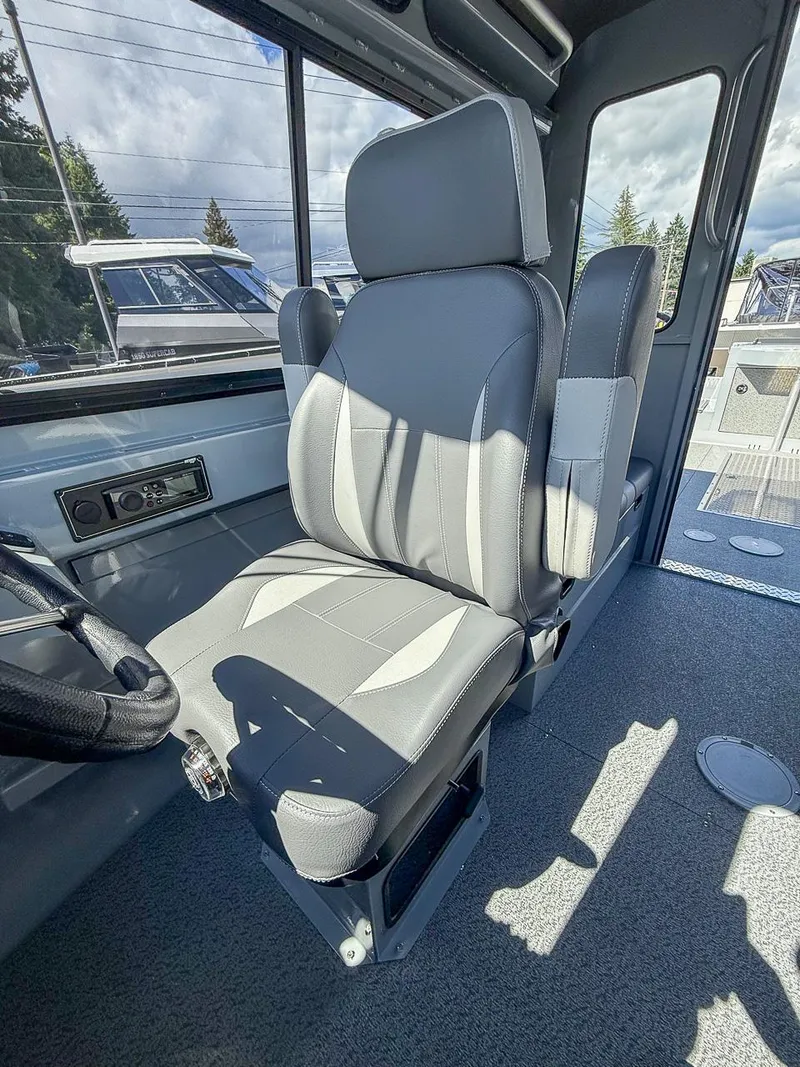 Slide: The Image of Hewescraft 240 Ocean Pro HT 2025 - 10