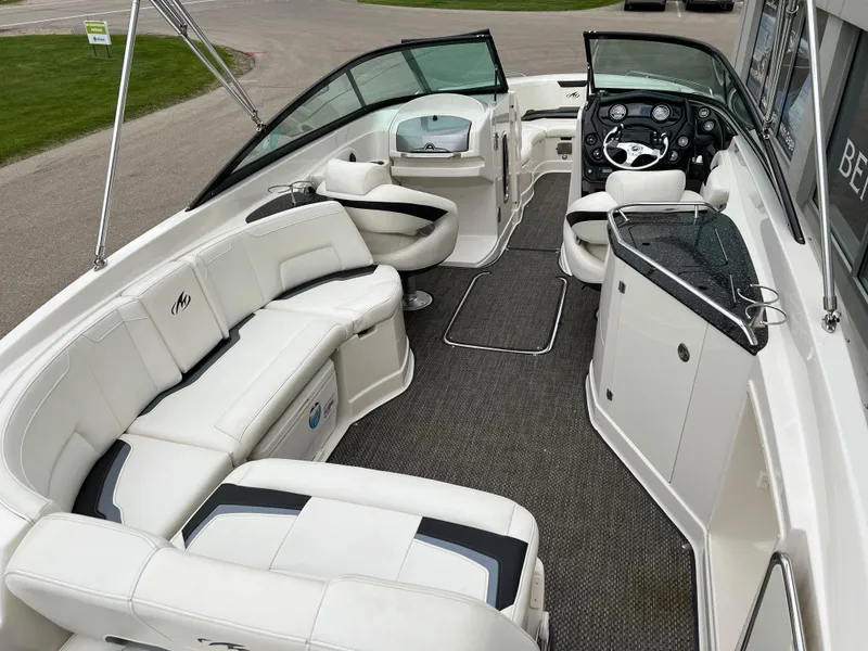 Slide: The Image of Monterey 264 FS 2014 - 11