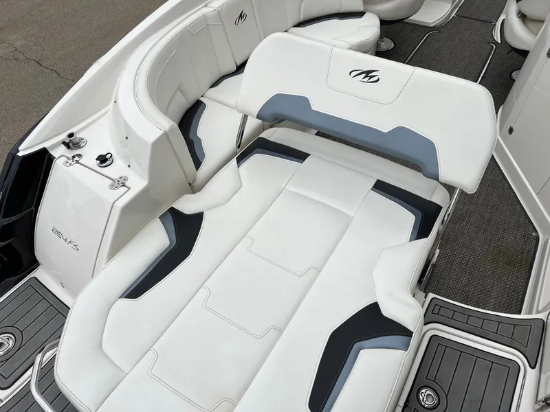 Slide: The Image of Monterey 264 FS 2014 - 14