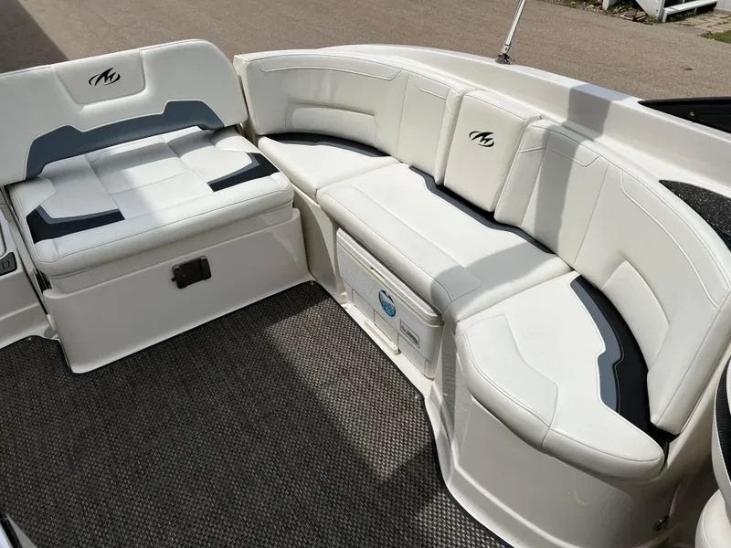 Slide: The Image of Monterey 264 FS 2014 - 20