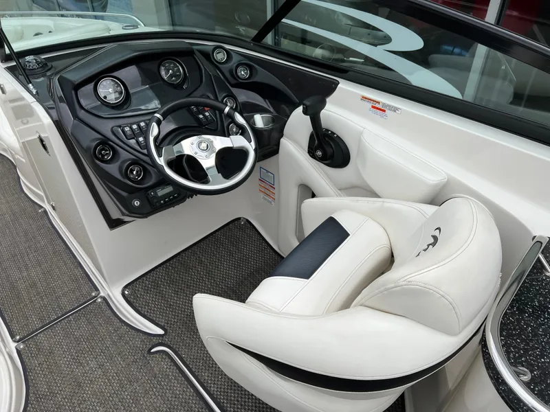 Slide: The Image of Monterey 264 FS 2014 - 22