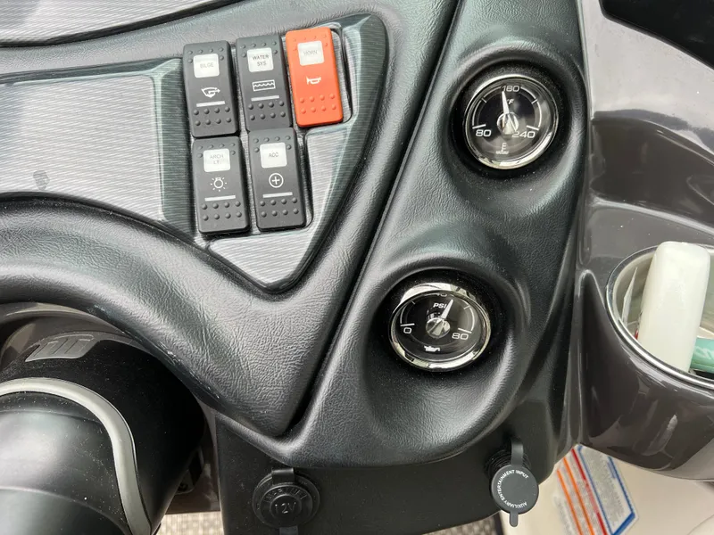 Slide: The Image of Monterey 264 FS 2014 - 25