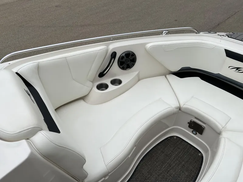 Slide: The Image of Monterey 264 FS 2014 - 37