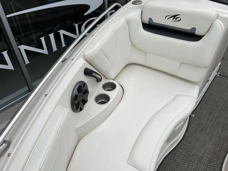 Slide: The Image of Monterey 264 FS 2014 - 40