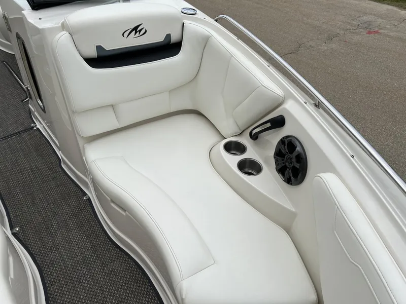 Slide: The Image of Monterey 264 FS 2014 - 41