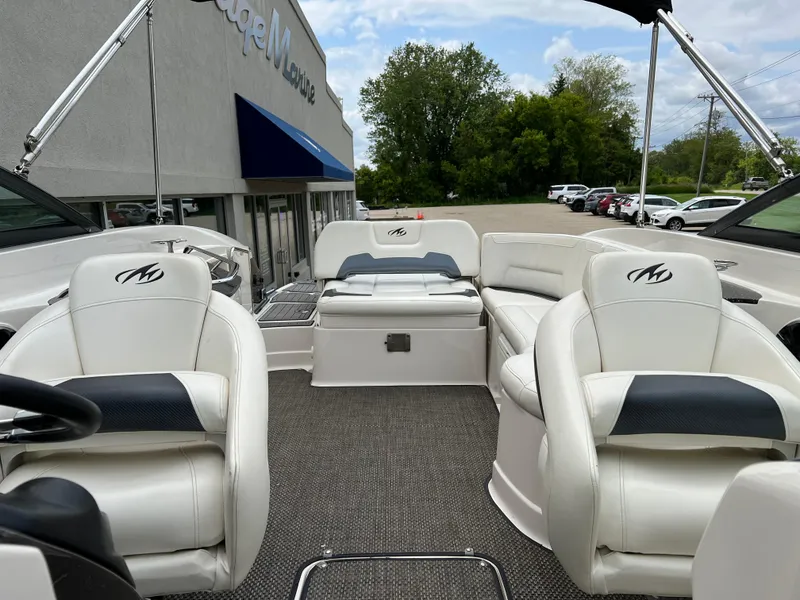 Slide: The Image of Monterey 264 FS 2014 - 45