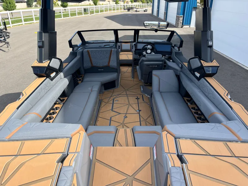 Slide: The Image of Nautique Paragon25 2026 - 11