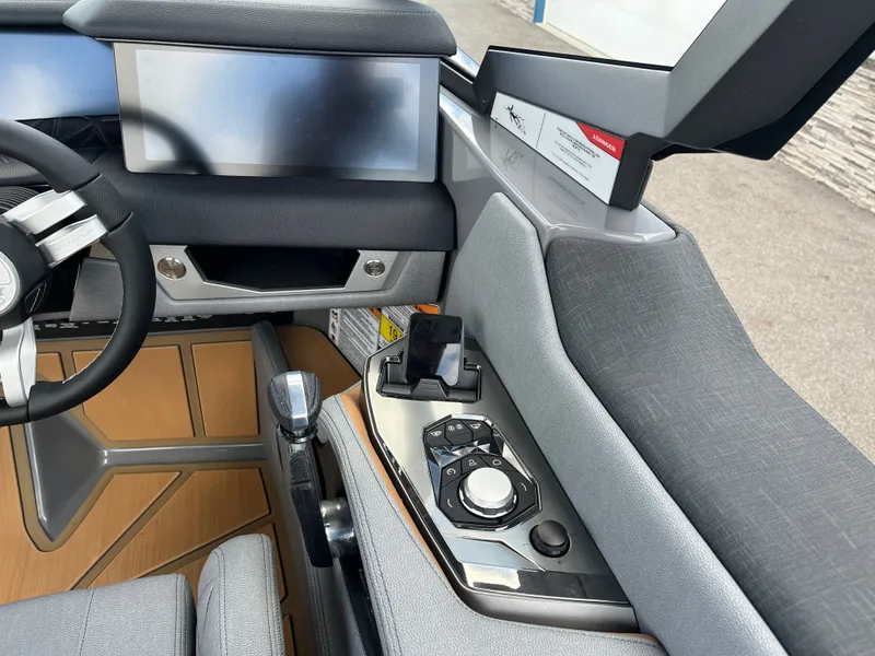 Slide: The Image of Nautique Paragon25 2026 - 15