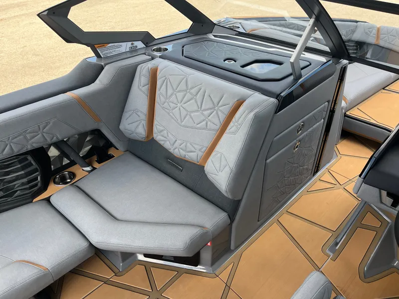 Slide: The Image of Nautique Paragon25 2026 - 17