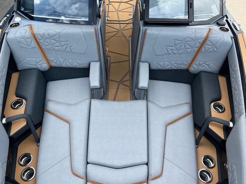 Slide: The Image of Nautique Paragon25 2026 - 21