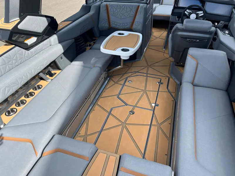 Slide: The Image of Nautique Paragon25 2026 - 28