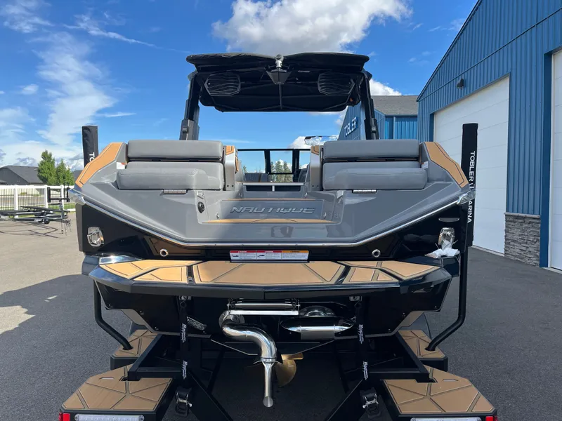 Slide: The Image of Nautique Paragon25 2026 - 8