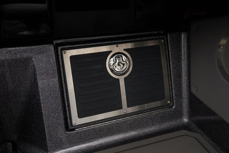 Slide: The Image of Ranger 621FS Pro 2025 - 36