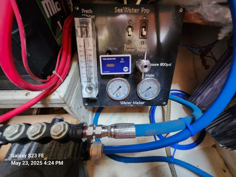 Slide: The Image of Valiant 40 Cutter 1989 - 59