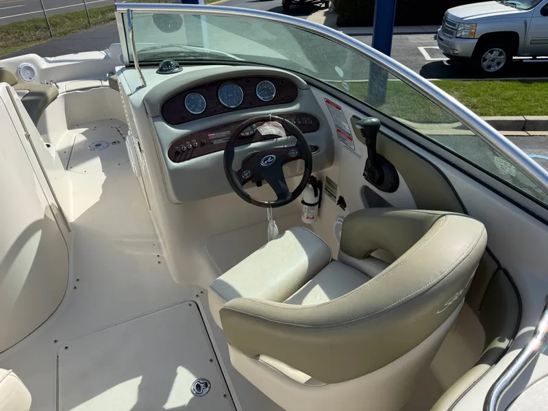 Slide: The Image of Sea Ray 240 Sundeck 2005 - 10