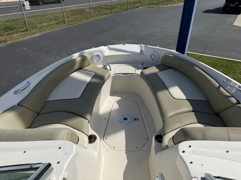 Slide: The Image of Sea Ray 240 Sundeck 2005 - 13
