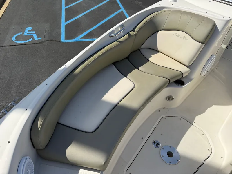 Slide: The Image of Sea Ray 240 Sundeck 2005 - 21