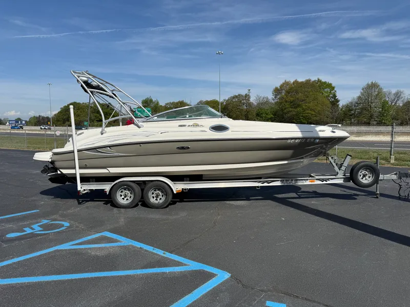 Slide: The Image of Sea Ray 240 Sundeck 2005 - 3