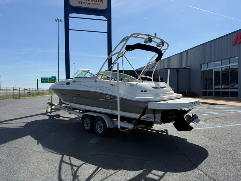 Slide: The Image of Sea Ray 240 Sundeck 2005 - 6