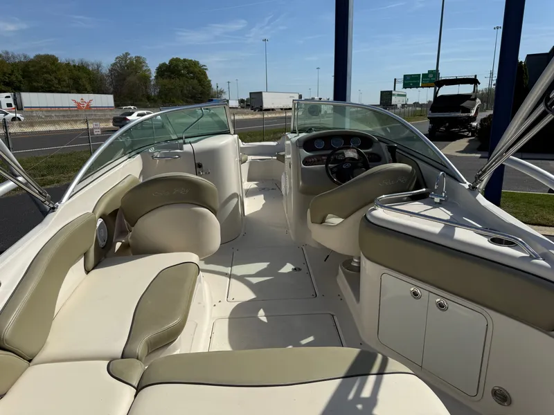 Slide: The Image of Sea Ray 240 Sundeck 2005 - 8