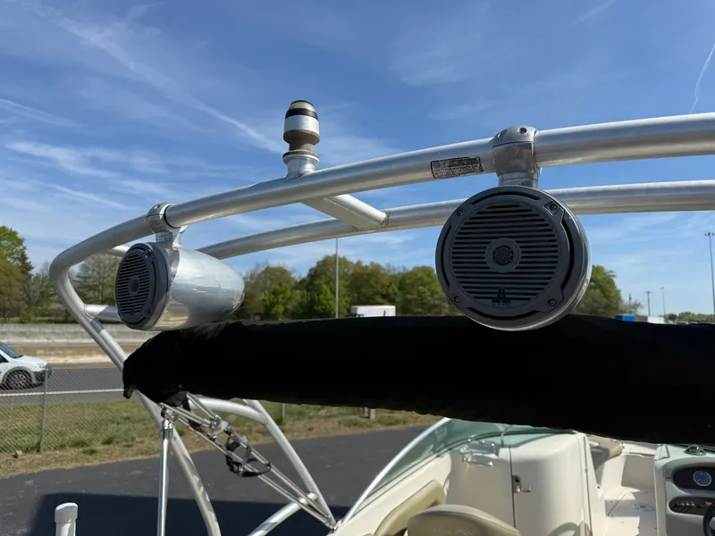 Slide: The Image of Sea Ray 240 Sundeck 2005 - 9