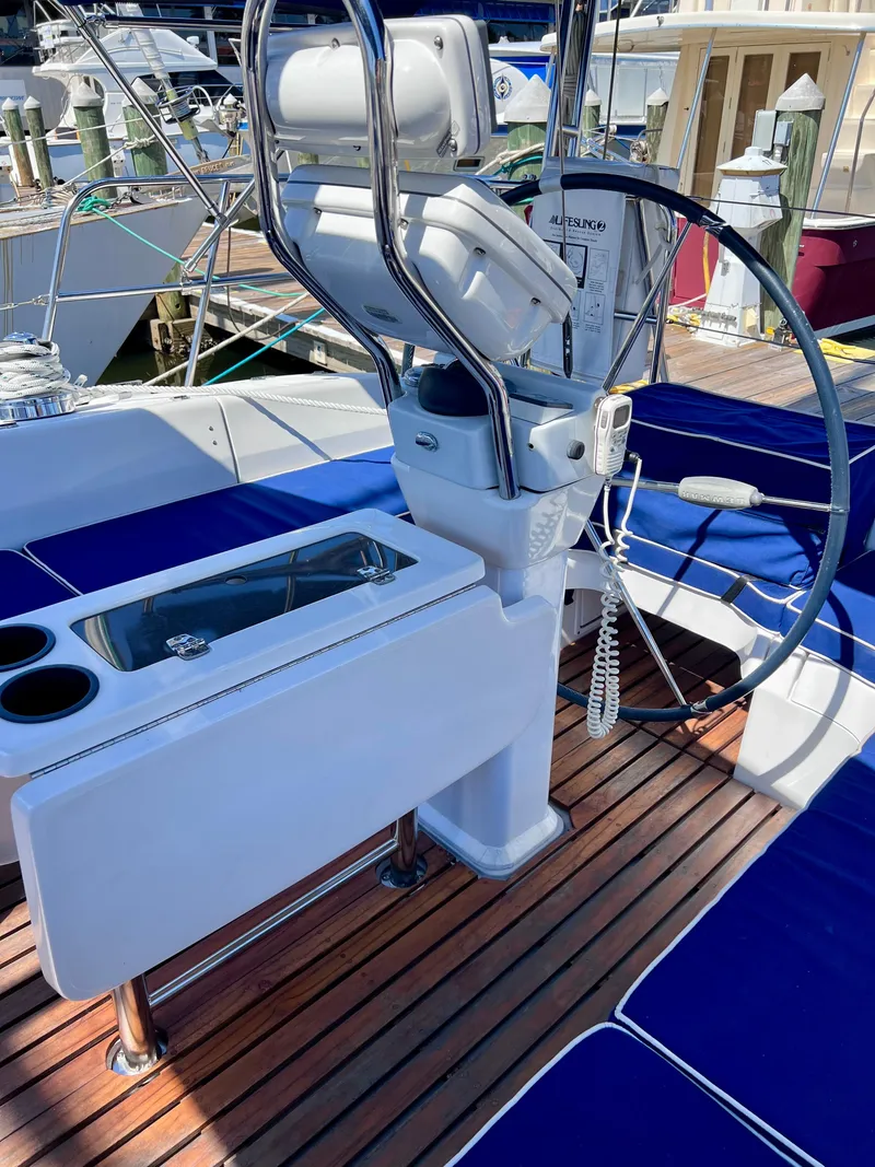 Slide: The Image of Catalina 375 2012 - 32