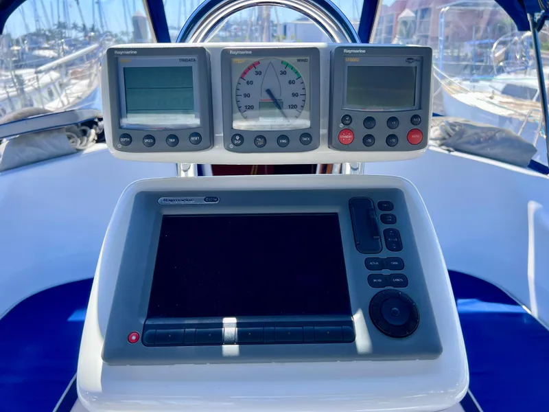 Slide: The Image of Catalina 375 2012 - 35