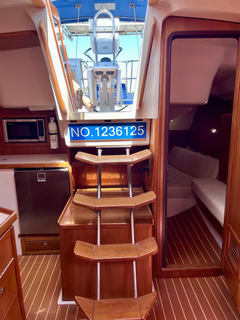 Slide: The Image of Catalina 375 2012 - 41