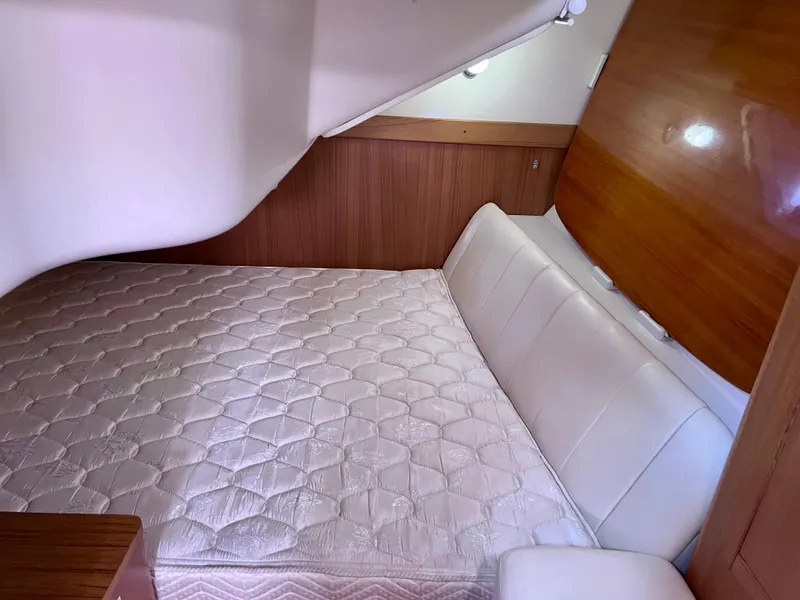 Slide: The Image of Catalina 375 2012 - 43