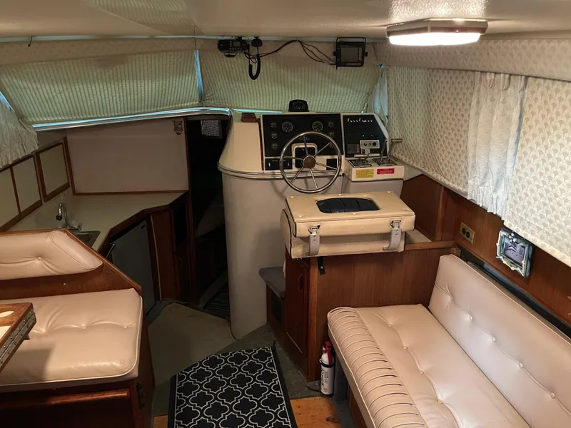 Slide: The Image of Sea Ray 300 SD 1986 - 17