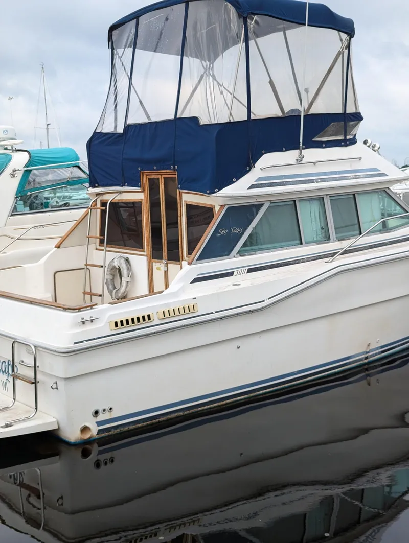 Slide: The Image of Sea Ray 300 SD 1986 - 2