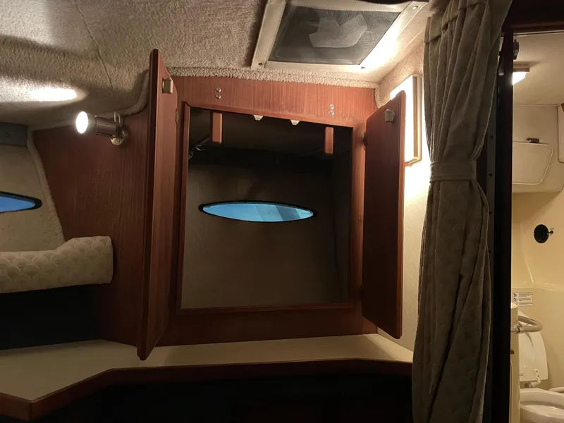 Slide: The Image of Sea Ray 300 SD 1986 - 33