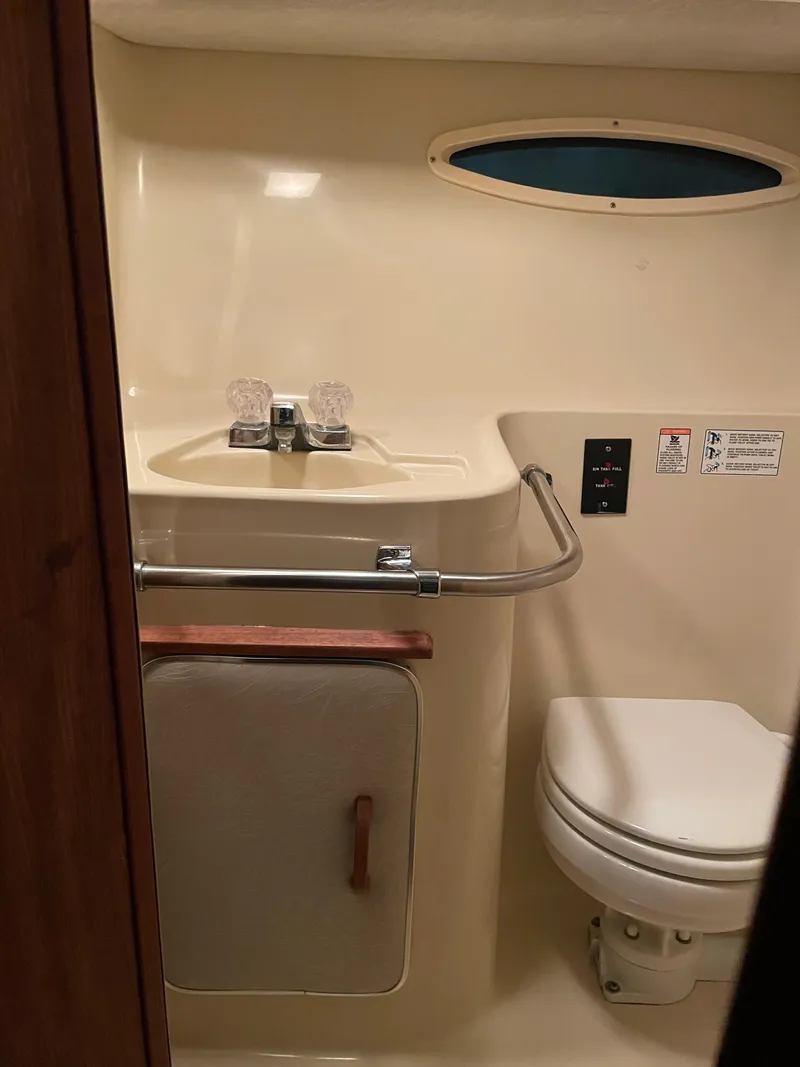 Slide: The Image of Sea Ray 300 SD 1986 - 36