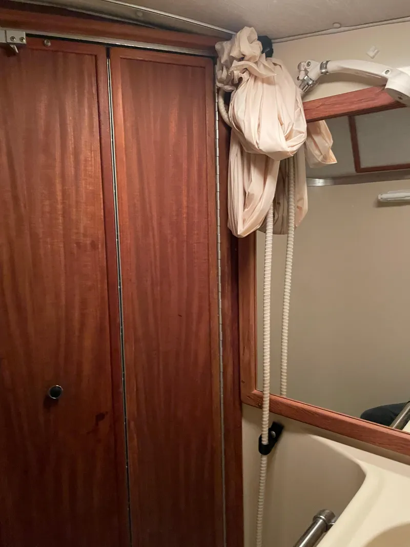 Slide: The Image of Sea Ray 300 SD 1986 - 37