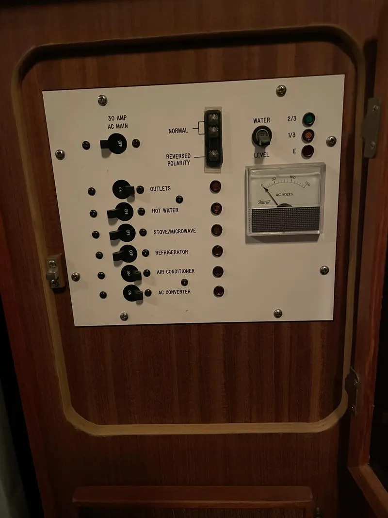 Slide: The Image of Sea Ray 300 SD 1986 - 38