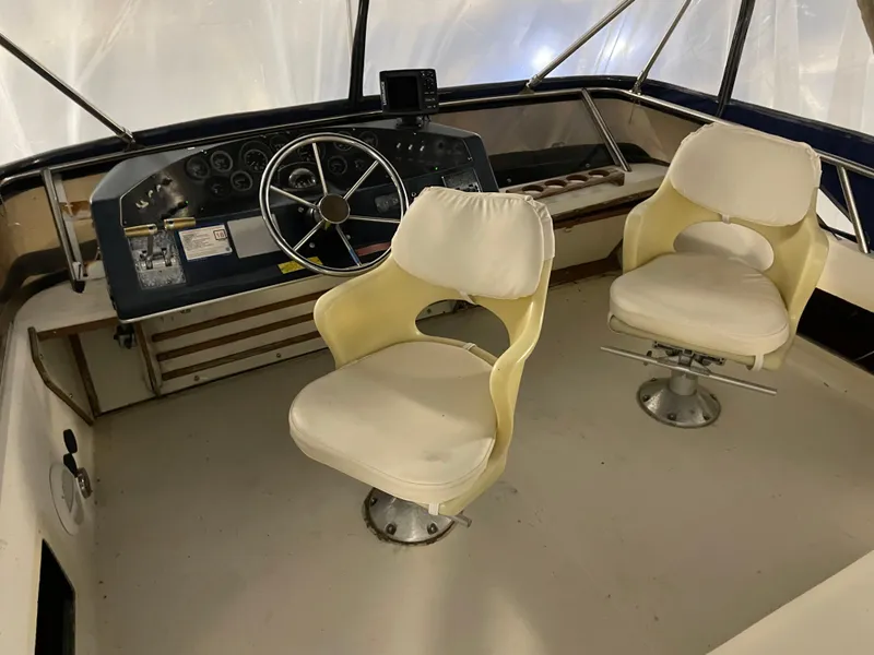 Slide: The Image of Sea Ray 300 SD 1986 - 43