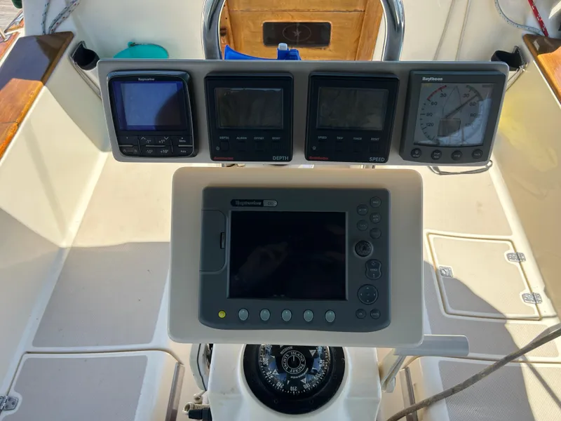 Slide: The Image of Helm Electronics - 15