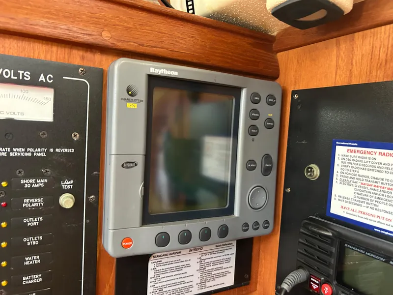 Slide: The Image of Lower Chart Plotter Repeater - 33