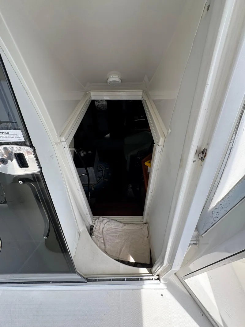 Slide: The Image of Carver Yachts 41 Cockpit Motor Yacht 2005 - 18