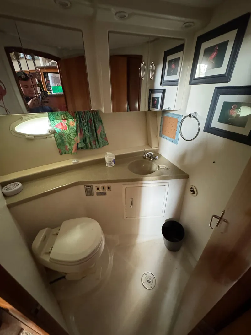 Slide: The Image of Carver Yachts 41 Cockpit Motor Yacht 2005 - 26