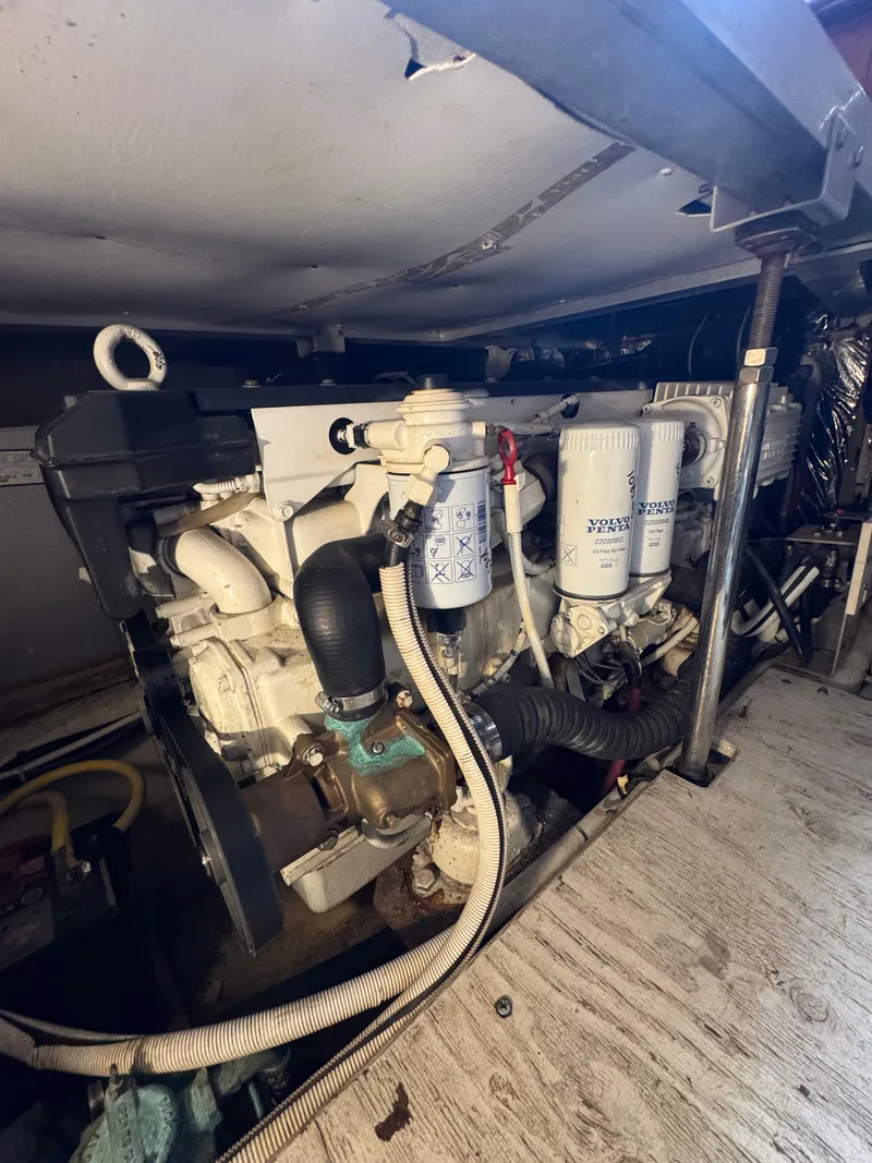 Slide: The Image of Carver Yachts 41 Cockpit Motor Yacht 2005 - 34