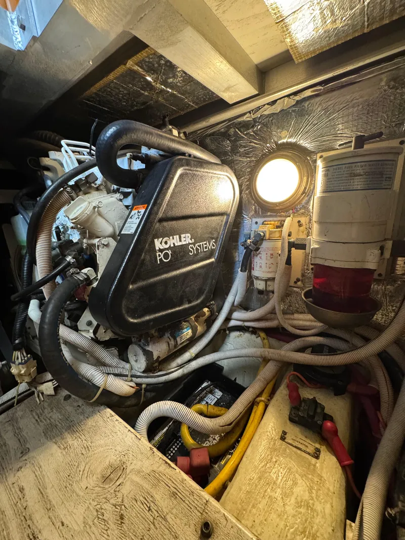 Slide: The Image of Carver Yachts 41 Cockpit Motor Yacht 2005 - 40