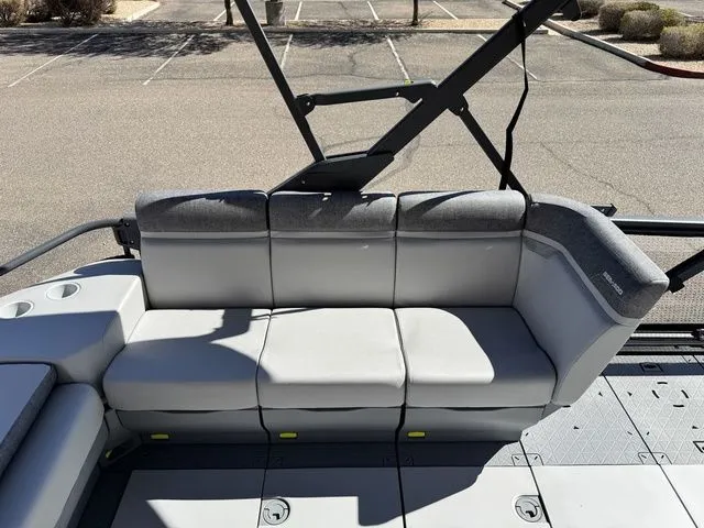 Slide: The Image of Sea-Doo Switch Cruise 21 2025 - 12