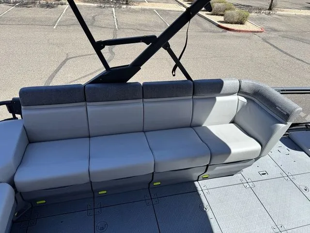 Slide: The Image of Sea-Doo Switch Sport 21 2025 - 13