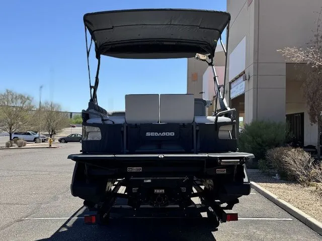 Slide: The Image of Sea-Doo Switch Sport 21 2025 - 8