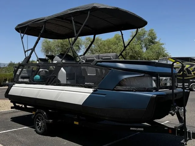 Slide: The Image of Sea-Doo Switch Cruise 21 2024 - 5